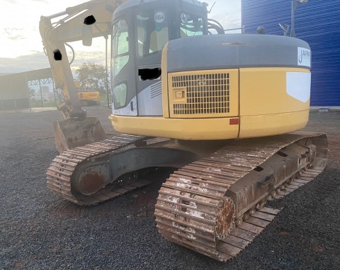 ESCAVADEIRA KOMATSU PC228