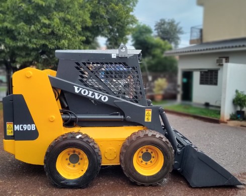 MINICARREGADEIRA VOLVO MC90B ANO 2008