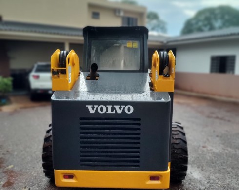 MINICARREGADEIRA VOLVO MC90B ANO 2008
