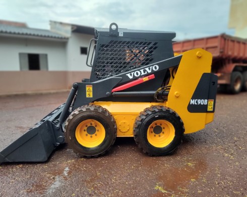 MINICARREGADEIRA VOLVO MC90B ANO 2008