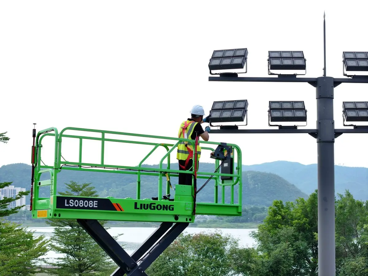liugong-produtos-plataforma-elevatoria-movel-de-trabalho-tipo-tesoura-LS0808E-01