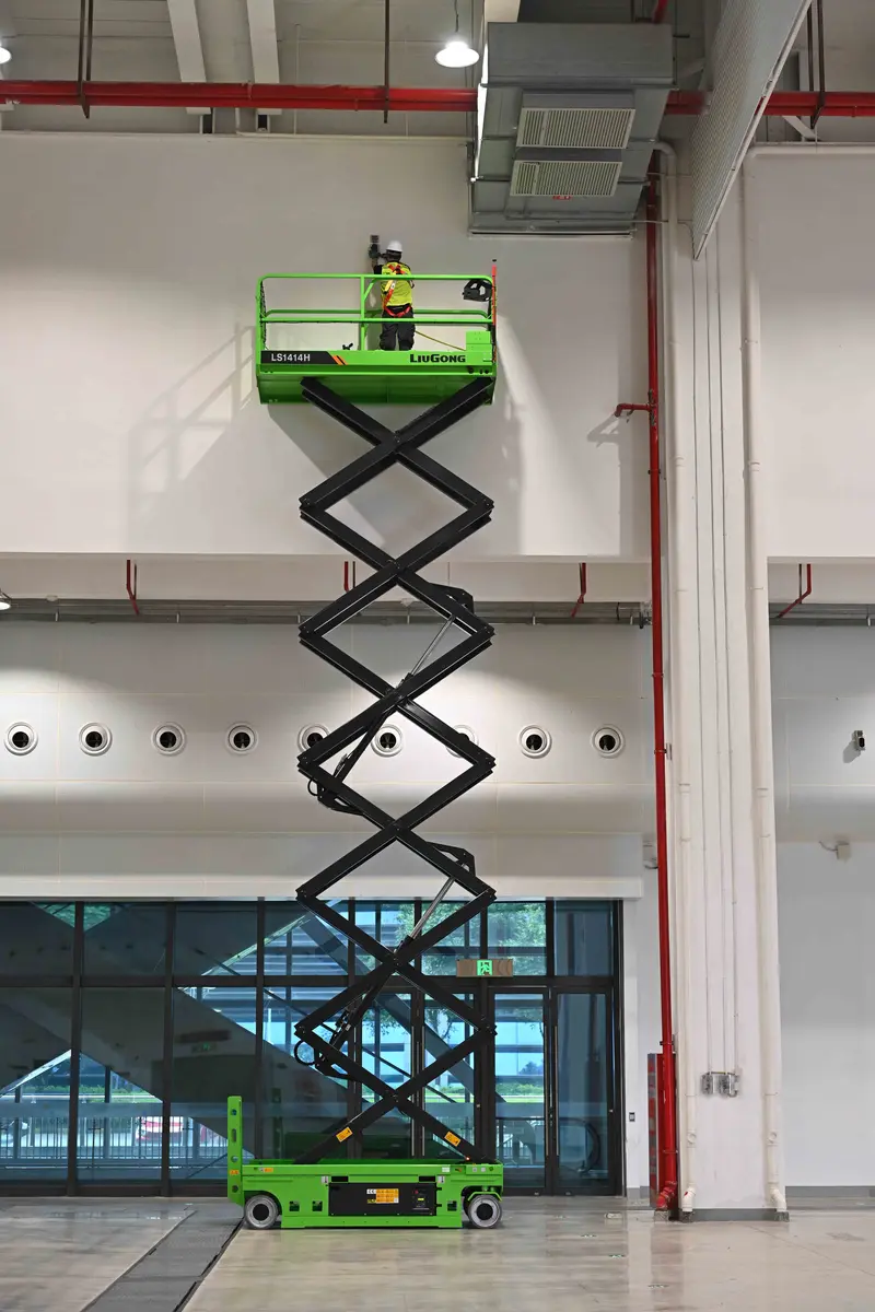 liugong-produtos-plataforma-elevatoria-moveltde-trabalho-tipo-tesoura-LS1414H