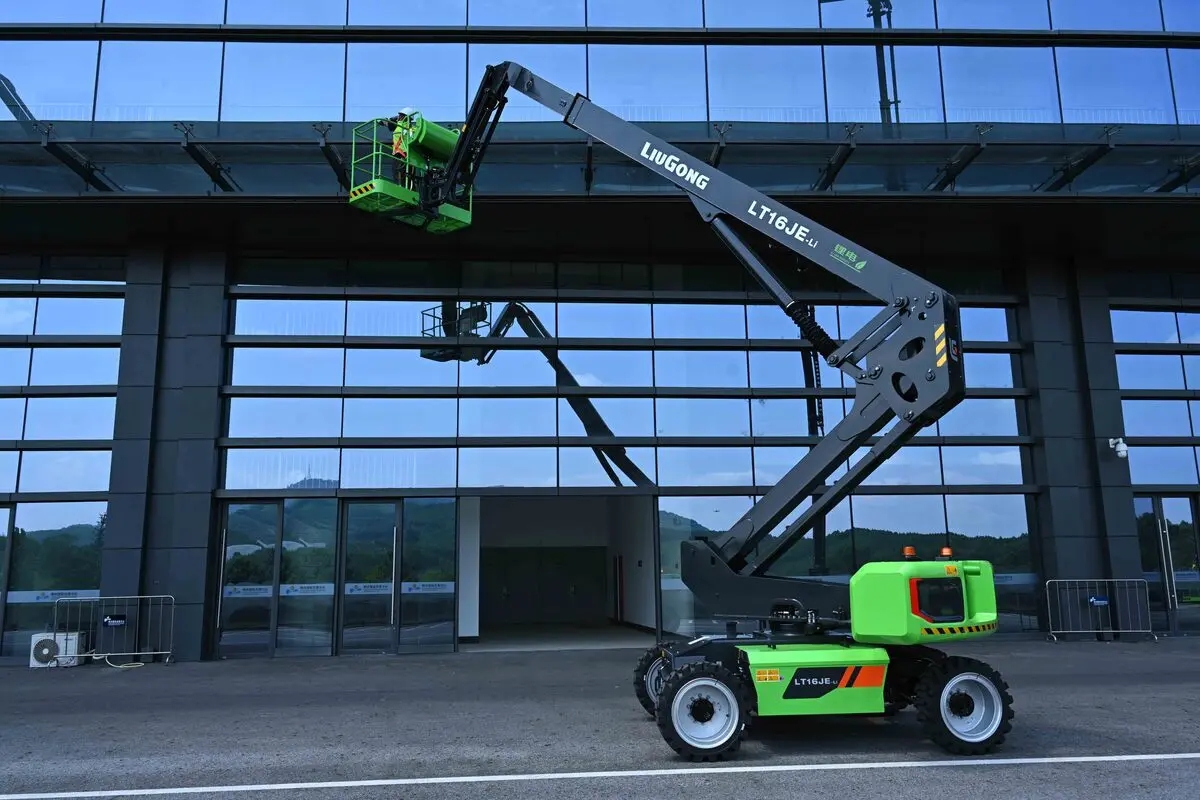 liugong-produtos-plataformas-elevatoria-movel-de-trabalho-tipo-articulada-la16je-li-03
